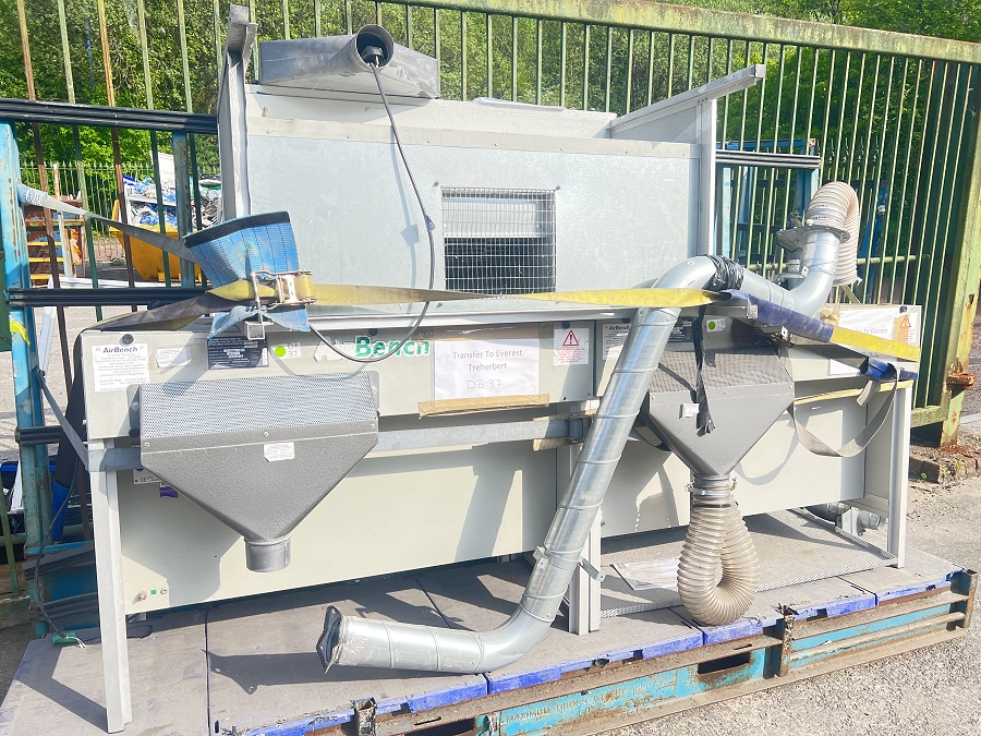 Dust extractor unit for sale - Photo 1