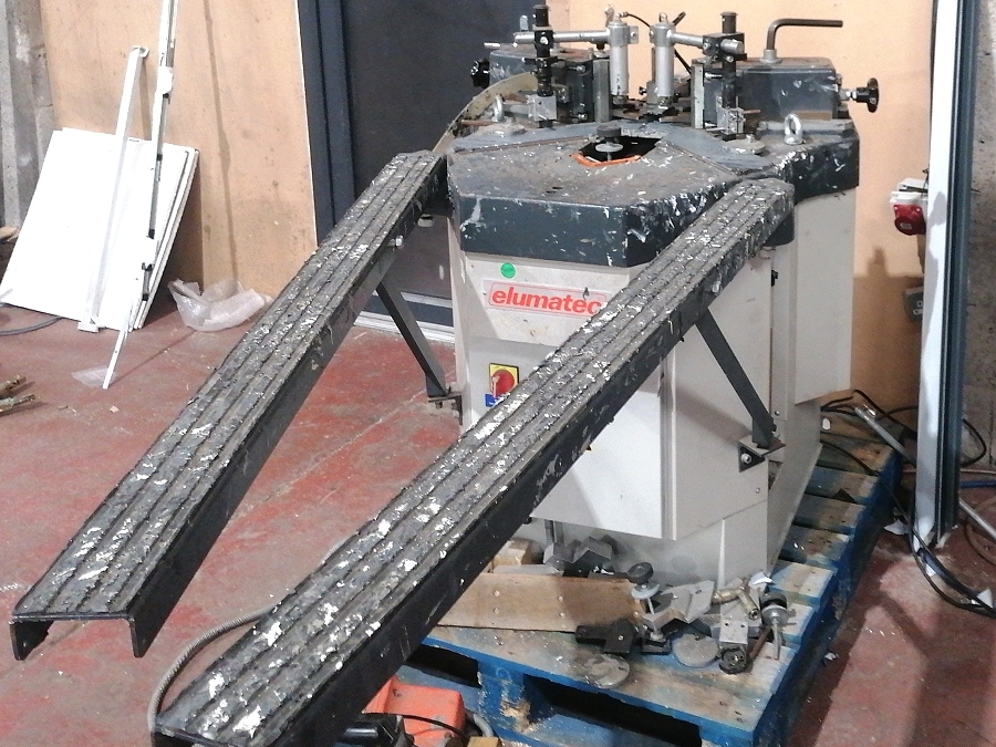 Elumatec EP 124 corner crimper for sale - Photo 1