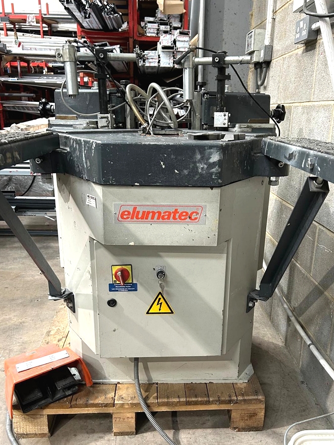 Elumatec EP124 corner crimper for aluminium - Photo 2