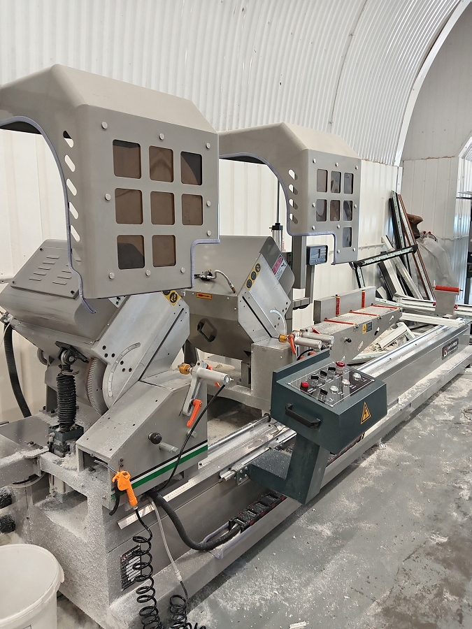 Double mitre saw for sale - Photo 2