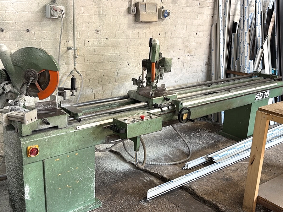 Double mitre saw for sale - East Yorkshire - Photo 1